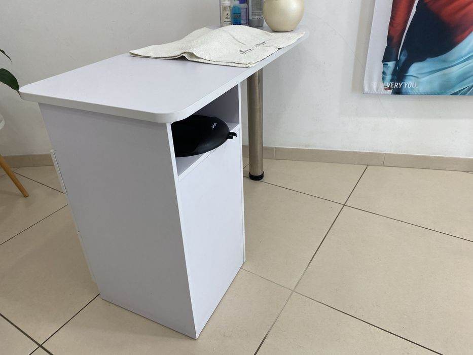 Mesa Manicure com Aspiração e Módulo com Gaveta e Porta