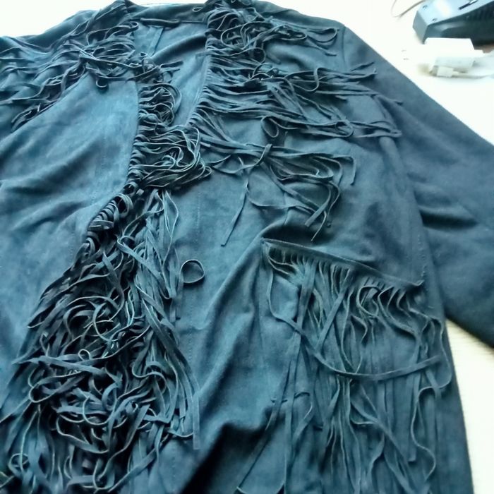 Kurtka damska duża z frędzlami, czarna Cellbes 56