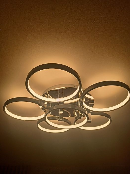 Duży plafon LED 72 cm żyrandol srebrny chrom mocne światło