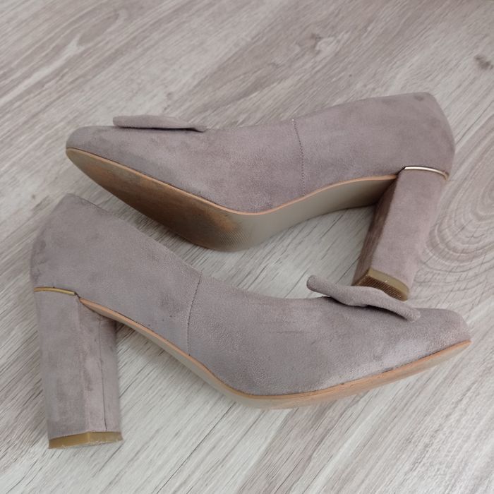 Buty damskie beżowe obcas słupek 39