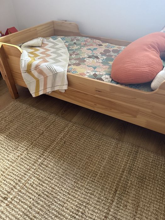 Cama feita à mao para criança c/colchao