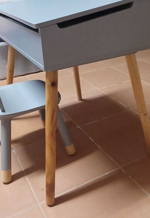 Secretaria/escrivaninha criança