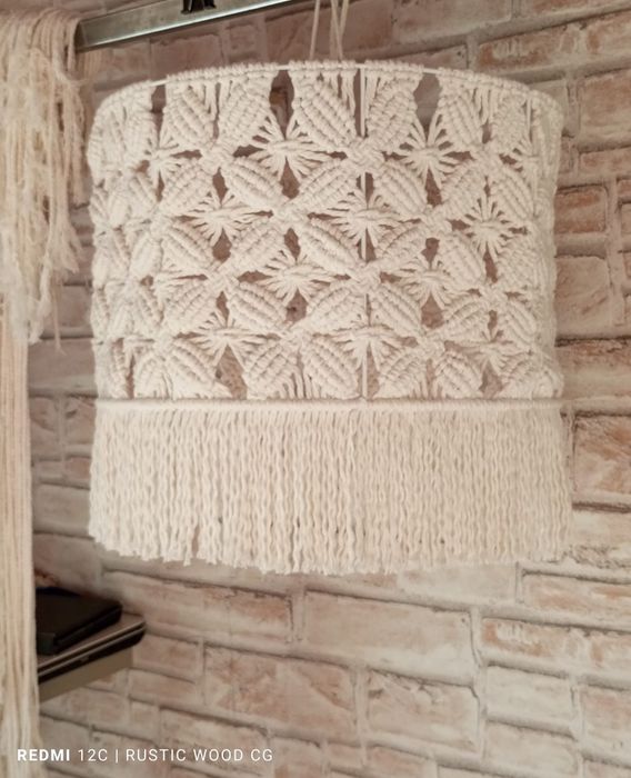 Trabalhos em cordel e macrame