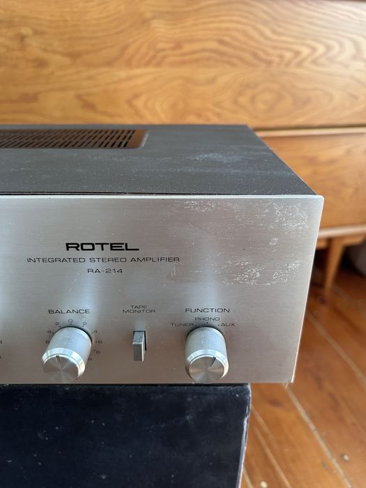 Amplificador ROTEL
