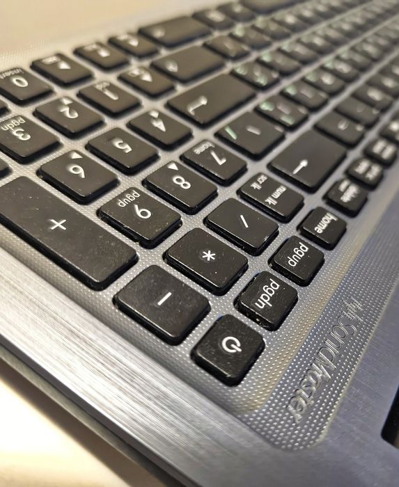 Продаю мощный ноутбук Asus!