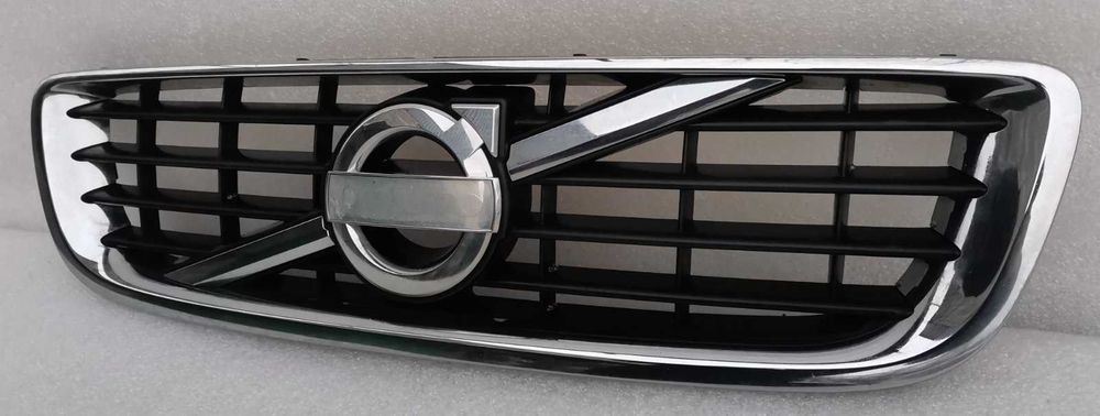 Решетка радиатора Volvo S40 V50 2007-2012г.в. оригинал рестайлинг