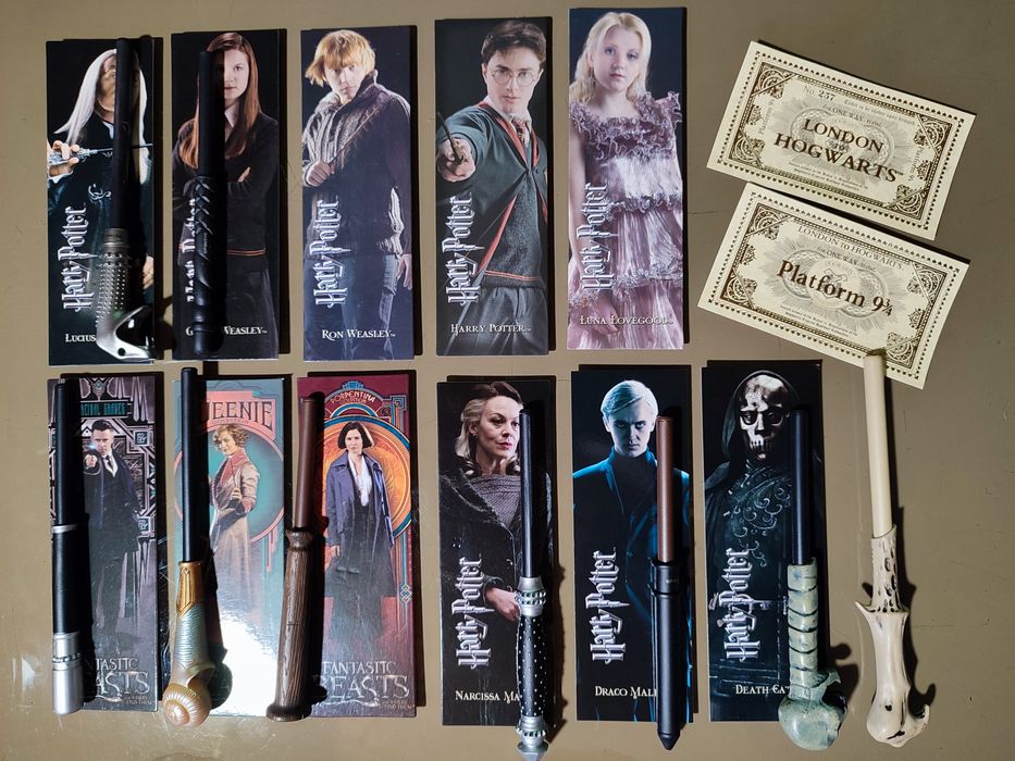 Harry Potter - canetas varinhas e marcadores de página