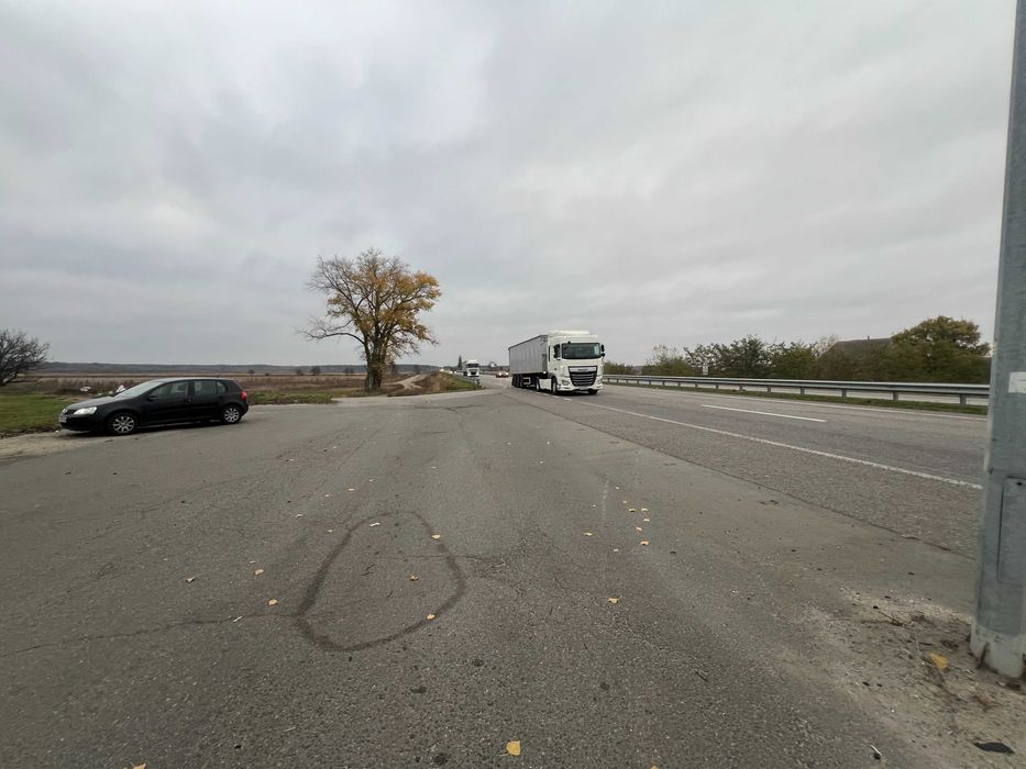 Продаж земельної ділянки 74 сотки по трасі Київ-Харків