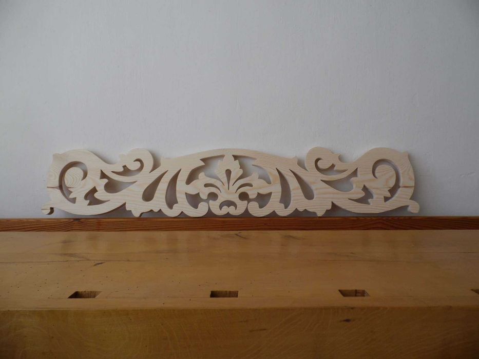 Nadokienniki drewniane, zdobienia drewniane domów, ornamenty drewniane