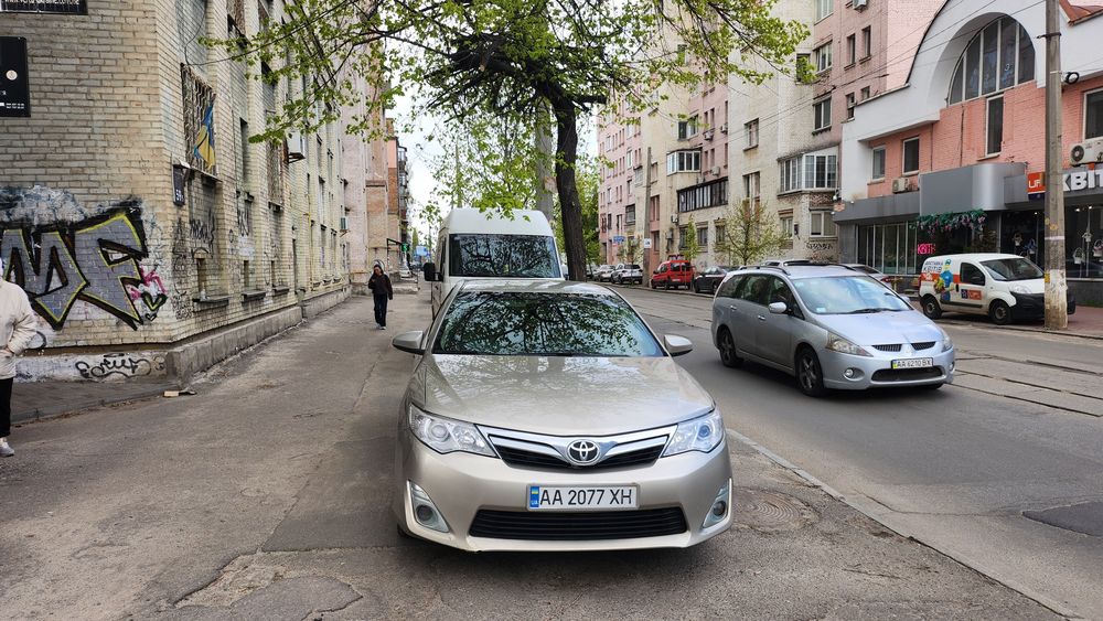 Продам  Toyota Camry 50