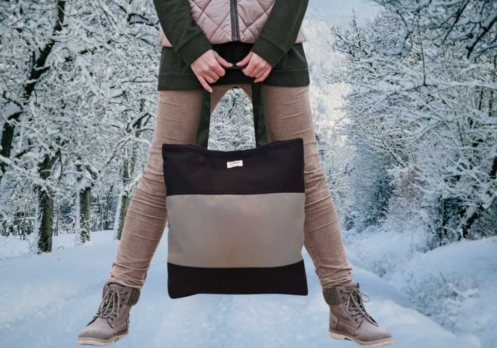 Elegancja i Wygoda na Co Dzień – Torba „Navy Blue with a Gray Stripe”