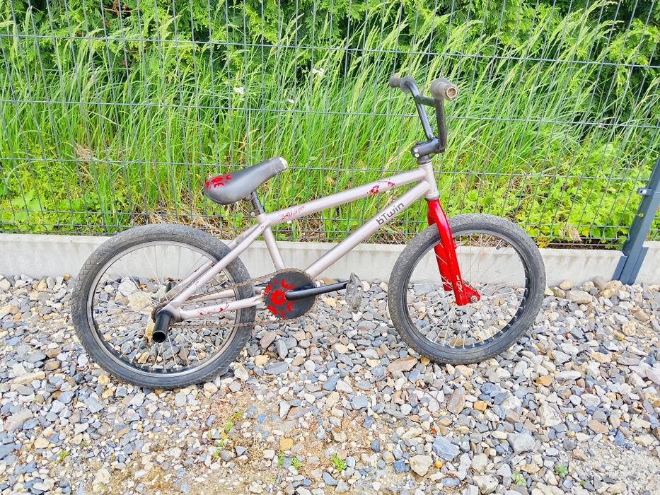 BMX marki b twin. Pegi.