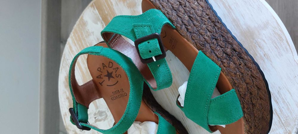 Sandálias plataforma verde, tamanho 36