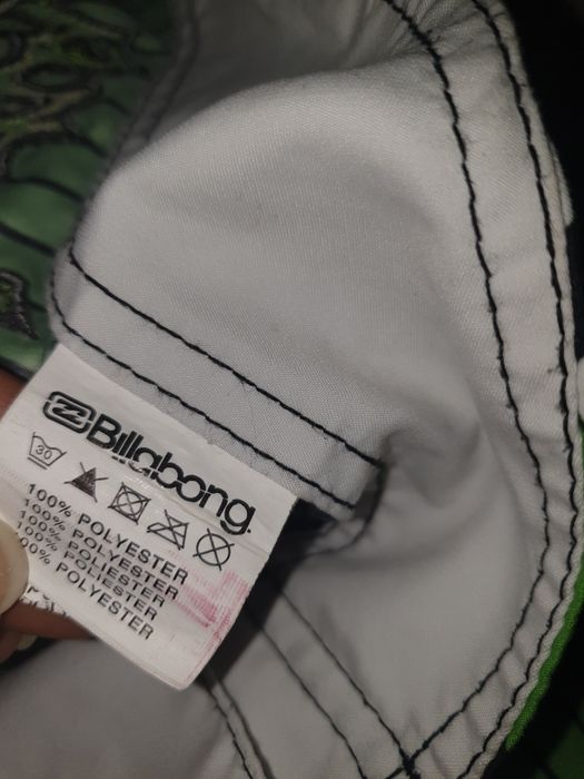 Krotkie podenki firmy Billabong
