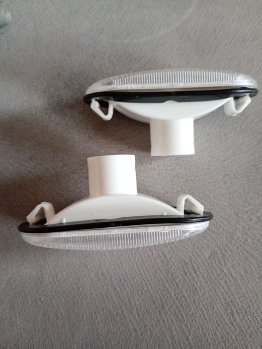 lampka lampa oświetlenia kierunkowskaz boczny Skoda Felicja 2 szt.