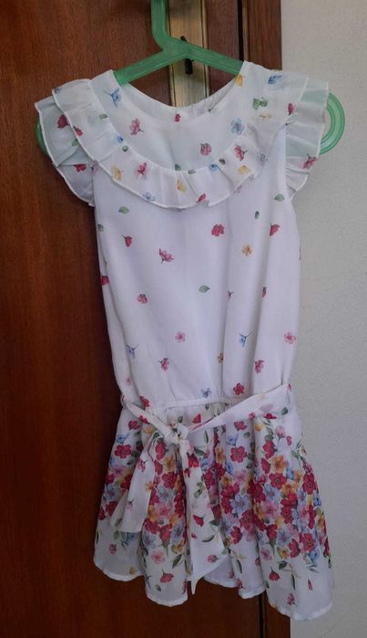 Macacao da marca Mayoral, estampado, lindíssimo
