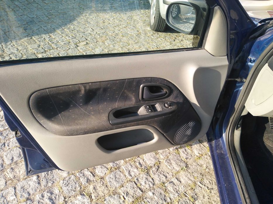 Renault Clio — fotografia 3