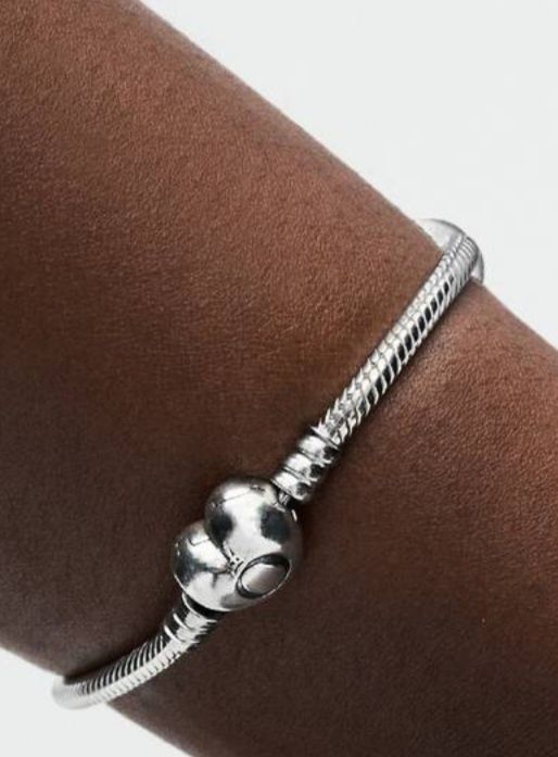 Pulseira pandora prateada tamanho 17