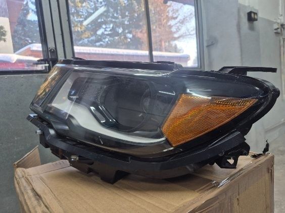 Lefrektor lewy Jeep Compass 2019 r.