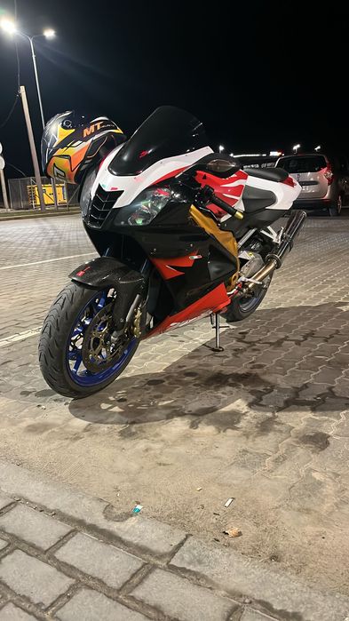 Aprilia rsv1000r