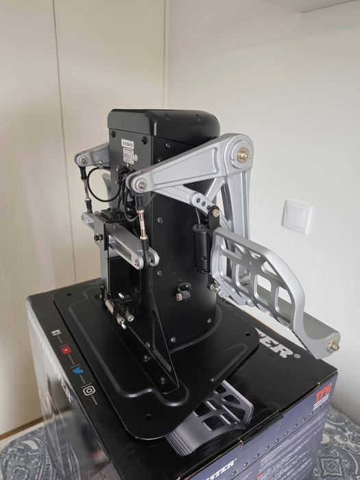 TPR: Thrustmaster Pendular RUDDER