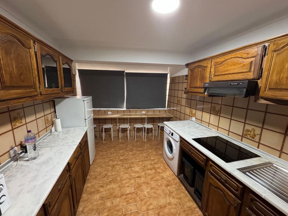 Alugo quarto Duplo Meninas 200 por pessoa / Com Ar condicionado