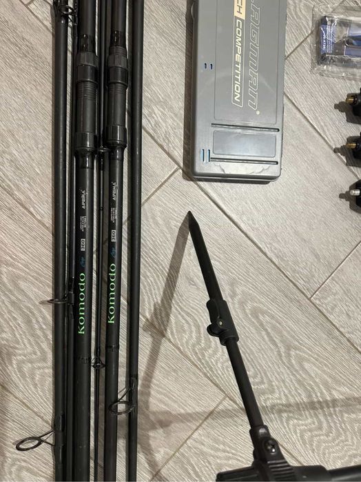 Комплект для коропової риболовлі (вудилища Atemi Komodo,род-под)