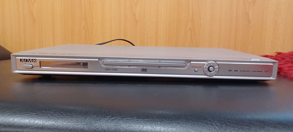 Leitor DVD impecavel, marca Denver