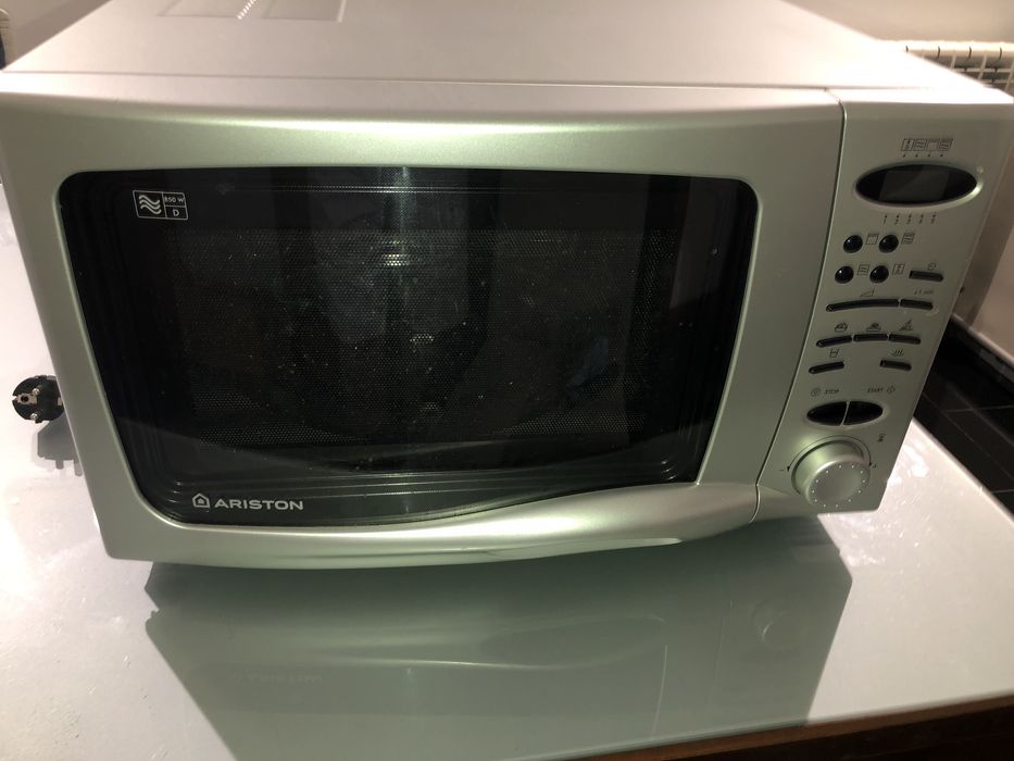 Microondas /Grill Ariston  MW222M - 605