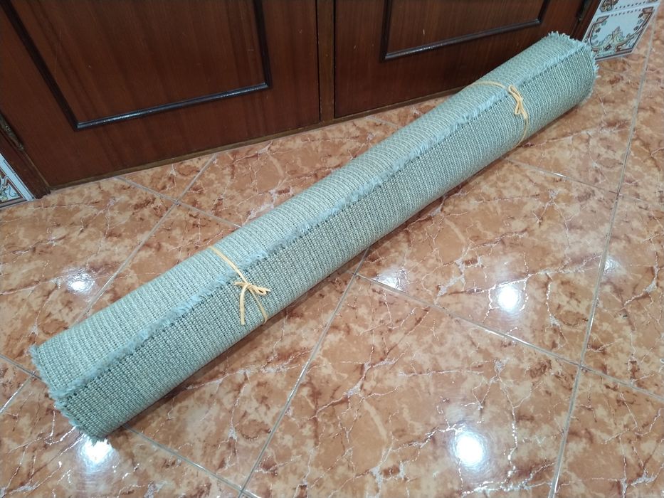 Tapete IKEA pelo curto branco-bege casa quarto apartamento vivenda.