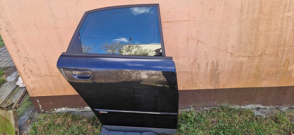 Drzwi prawy tył audi a4 sedan czarne lz9w