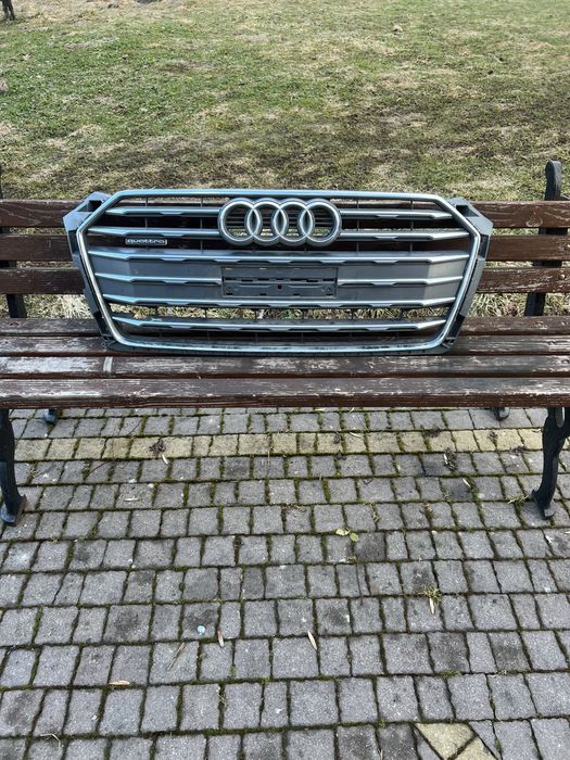 Решітка радіатора audi a5 , sline