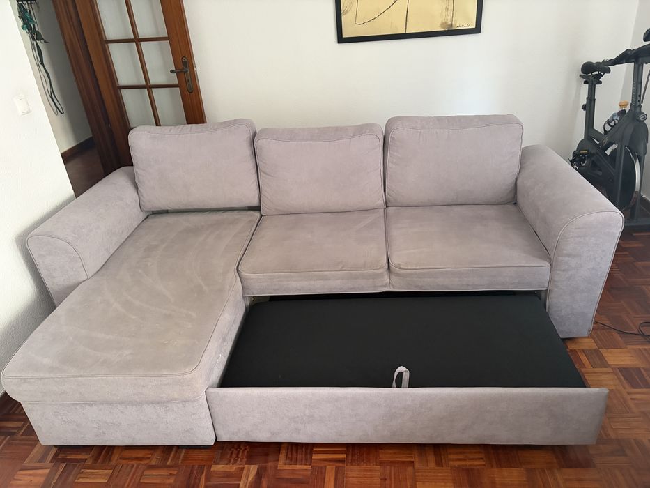 Sofá 3 lugares com chaise longue e função cama