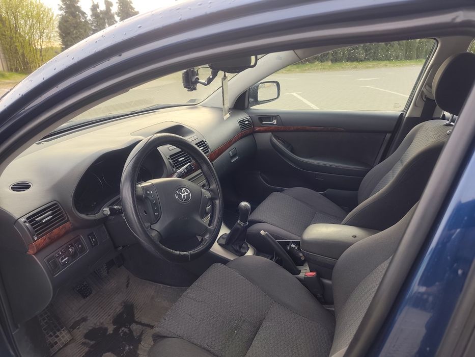 Toyota Avensis T25 2.0 D4D 2003
