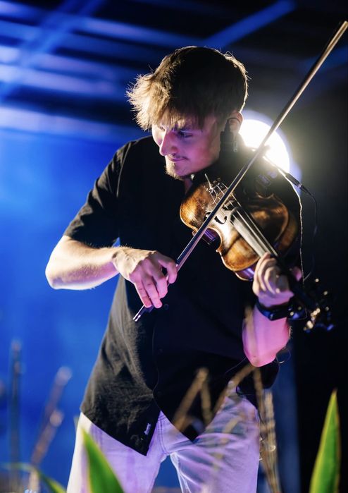 Skrzypce, oprawa muzyczna