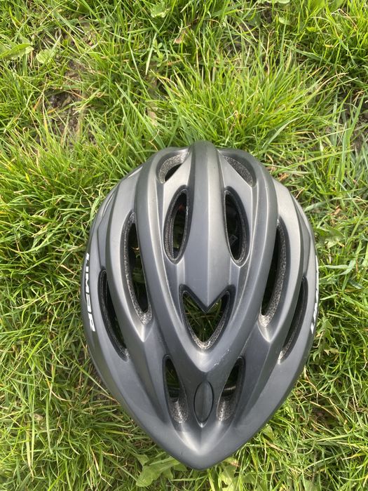 Продам велошолом у відмінному стані