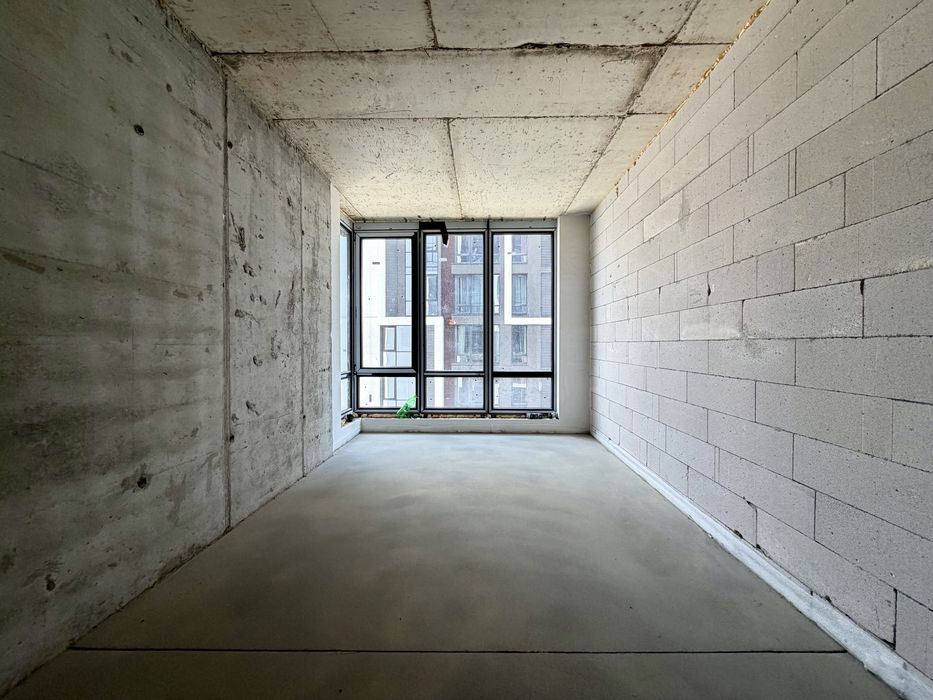 Продаю здану, з чорновими роботами 1кім квартиру біля озера, ЖК Manhattan - More