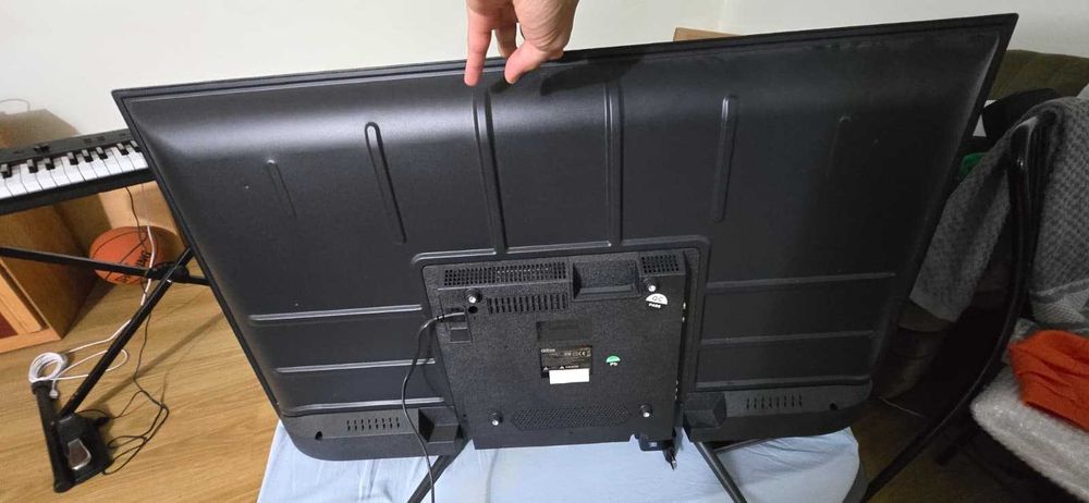 *IMPERDÍVEL!* Smart TV Qilive 40” Q40FS232 – Ótimo estado!