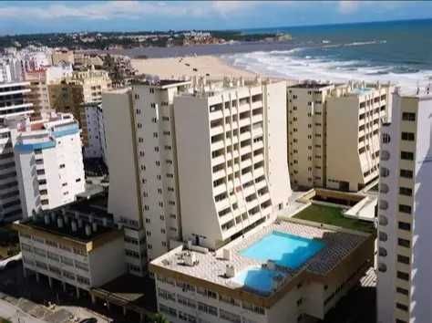 A 50m da Praia da Rocha: Estúdio com Piscina e Estacionamento