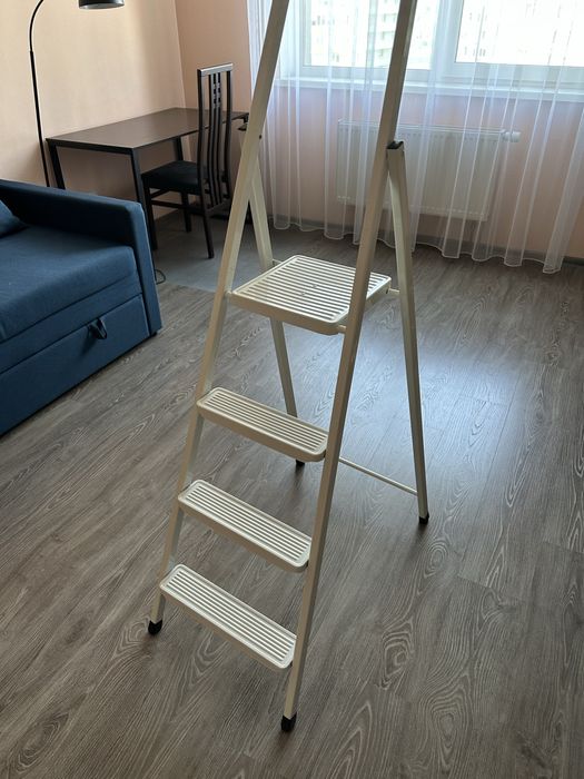 Продам лестницу - стремянку