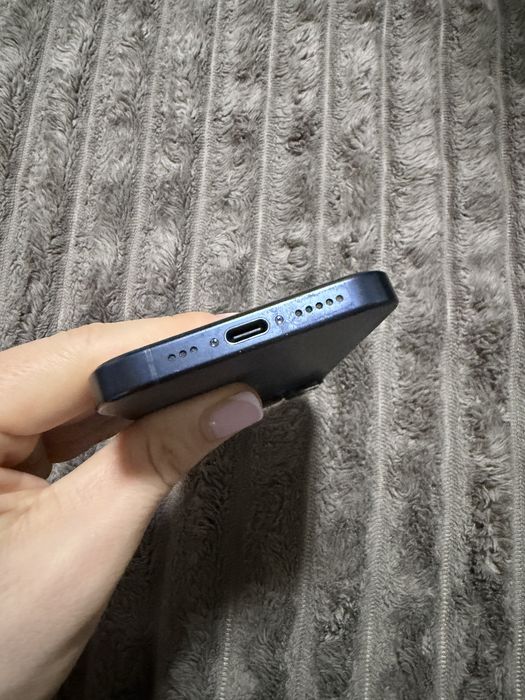 Продам Айфон 15 про 256