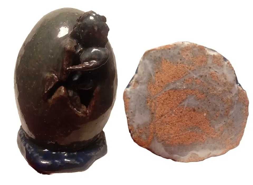 Esculturas em pedra e barro