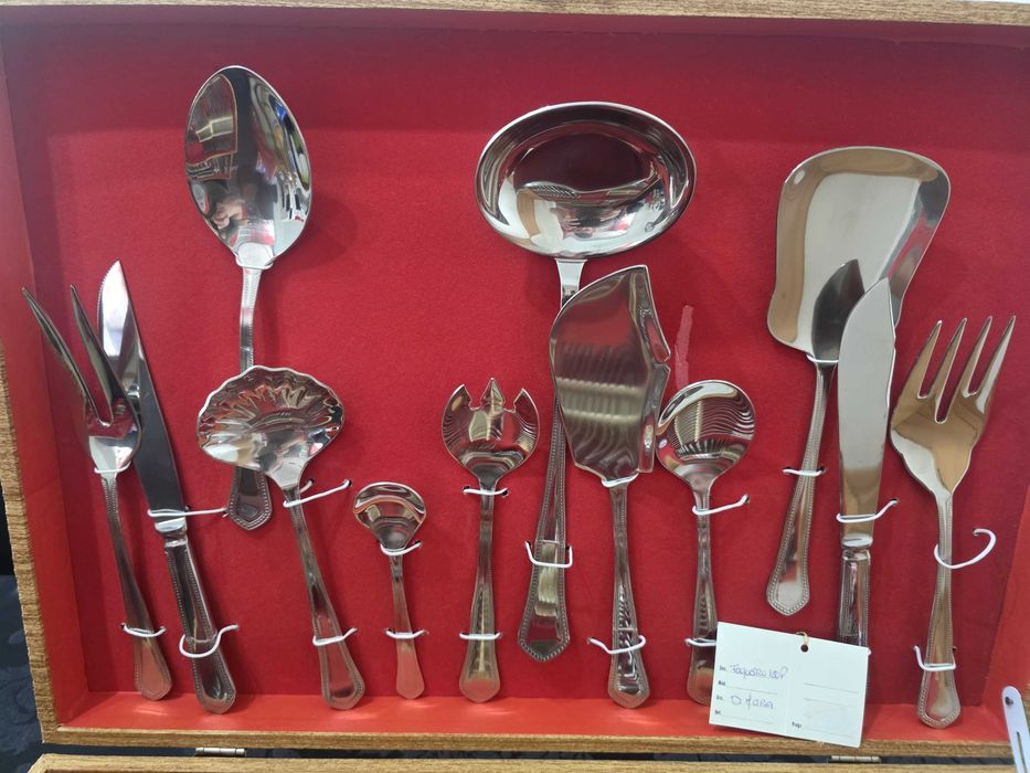 Faqueiro Antigo Completo - 180 Peças - Raro e Novo