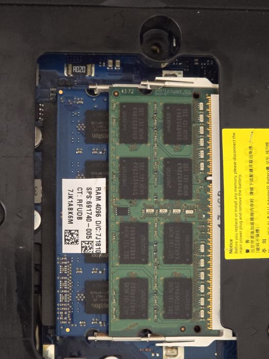 Ноутбук Samsung RC728