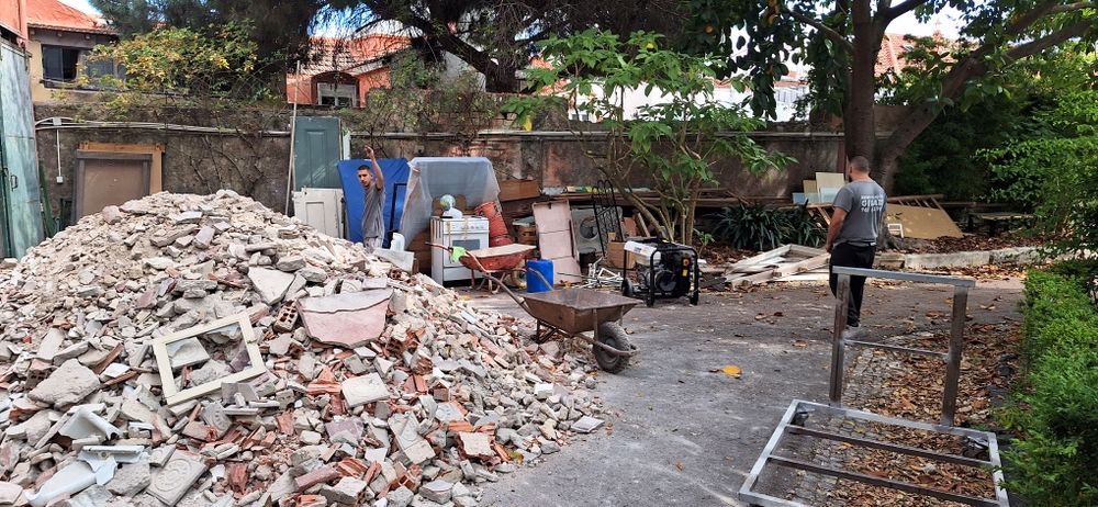 Servicos Demolição Recolha de Entulho Madeiras