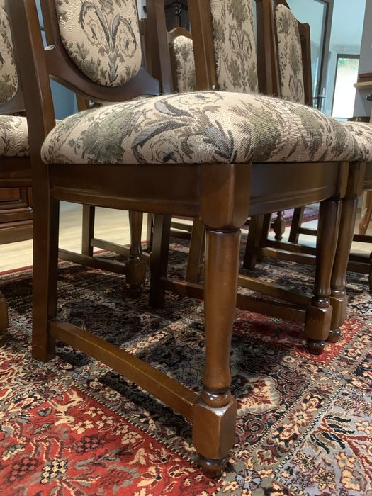 Krzesła stylowe, drewniane tapicerowane