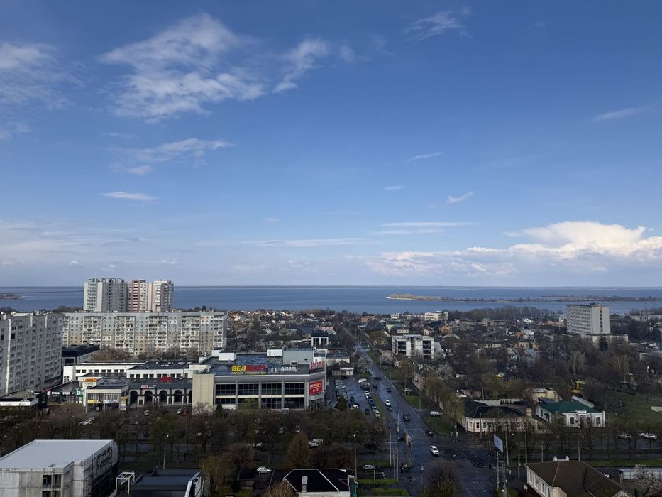 Дворівнева квартира з панорамою Дніпра на Грушевського 110