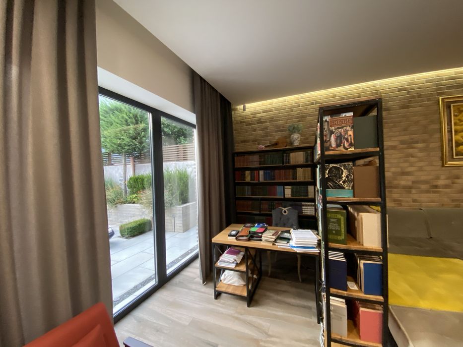 Продаю стильный 300м2 дом в центре