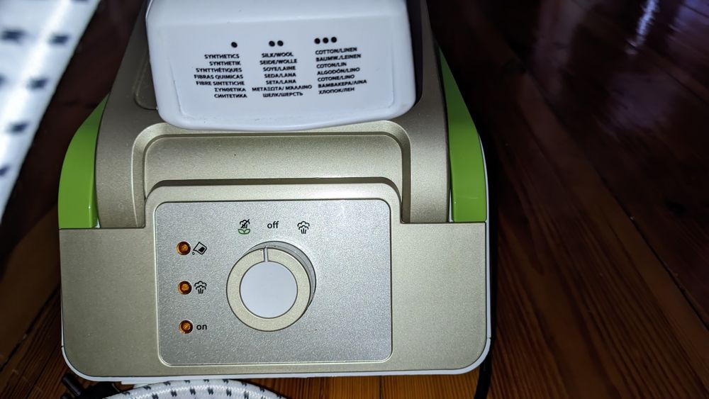 Утюг с парогенератором Hotpoint Ariston sg c11 ckg
