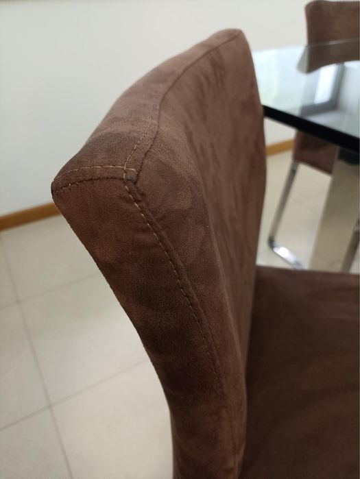 Mesa de sala com tampo em vidro + 6 cadeiras